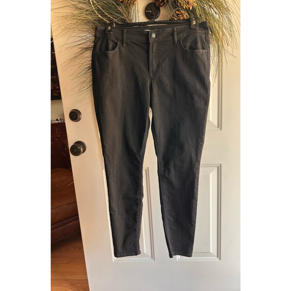 Old Navy Super Skinny Mid Rise Black denim Jeans Size 12 - Picture 1 of 9